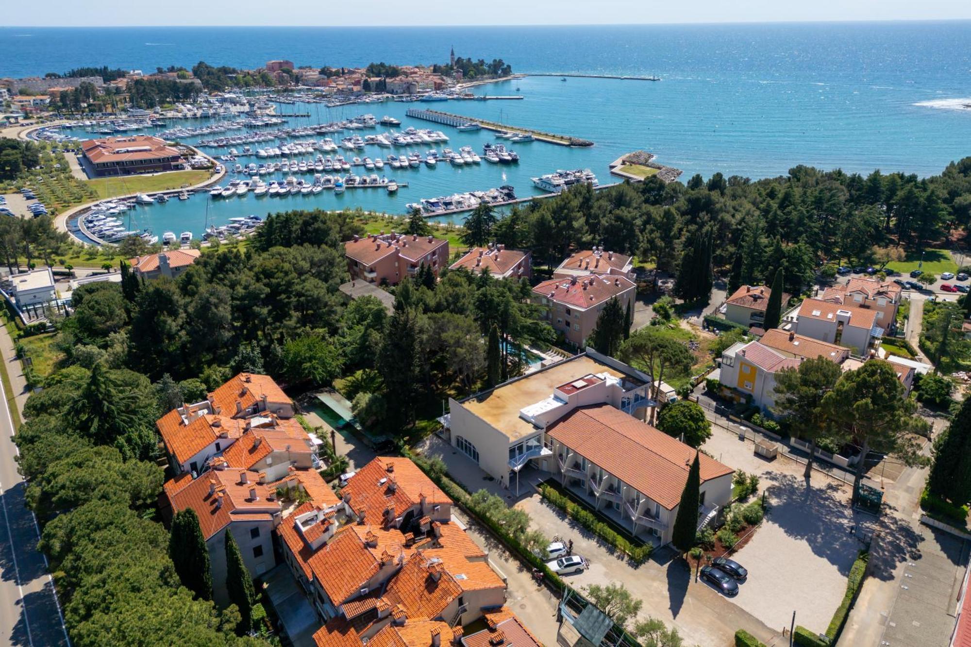 Hotel Emaus Novigrad Istria Εξωτερικό φωτογραφία