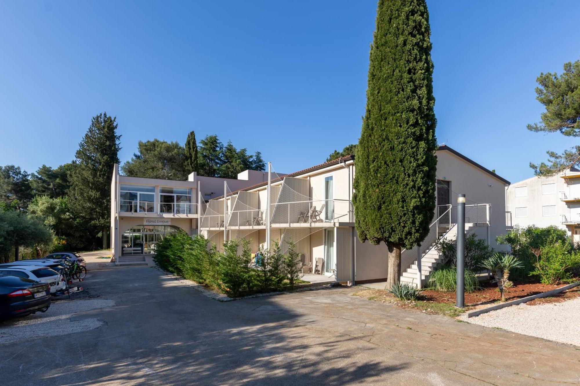 Hotel Emaus Novigrad Istria Εξωτερικό φωτογραφία