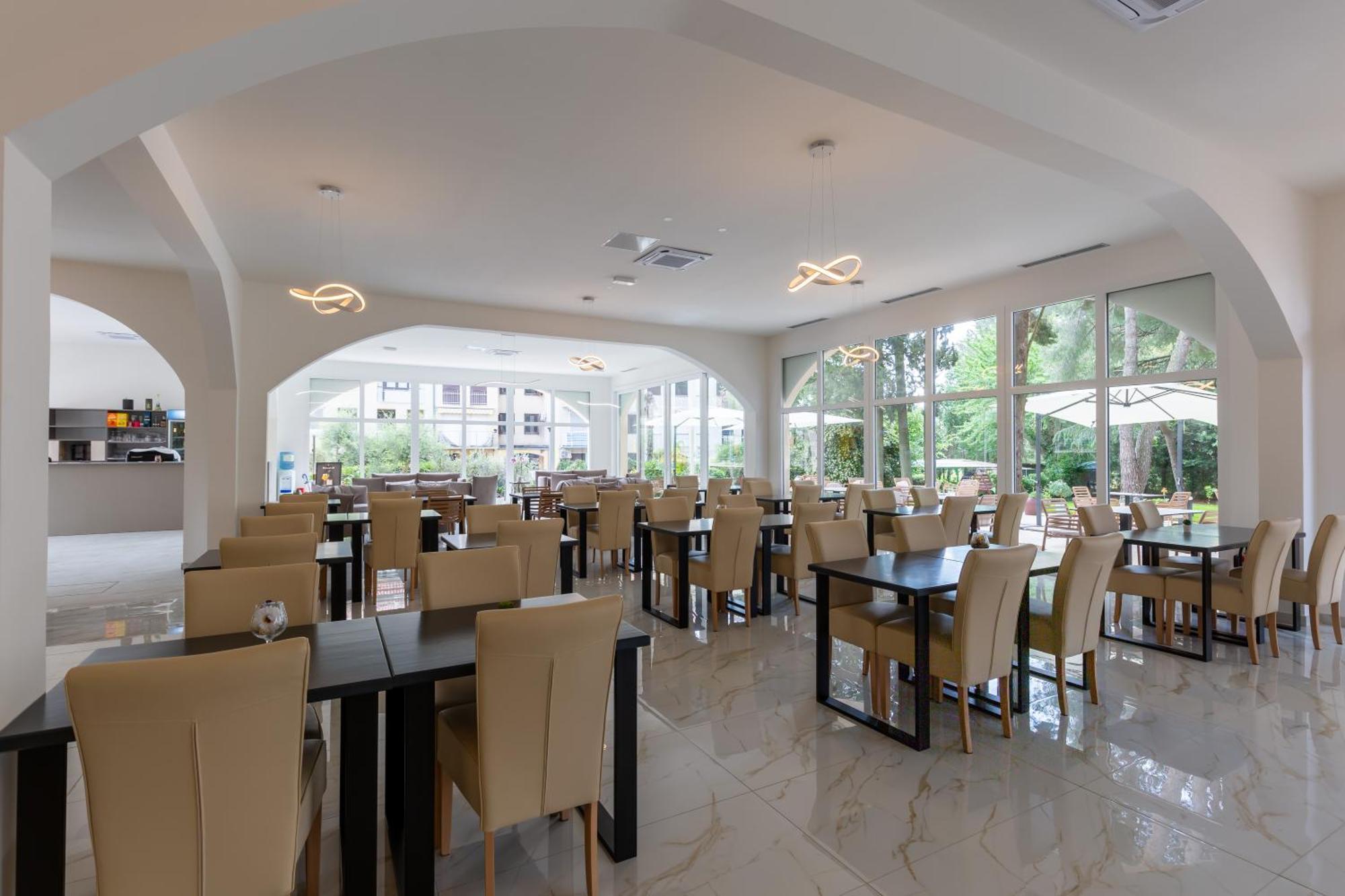 Hotel Emaus Novigrad Istria Εξωτερικό φωτογραφία