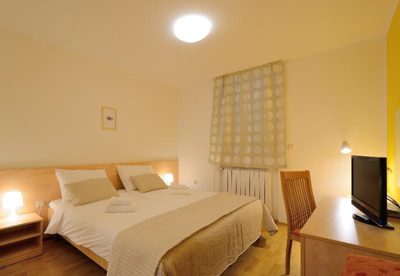 Hotel Emaus Novigrad Istria Εξωτερικό φωτογραφία